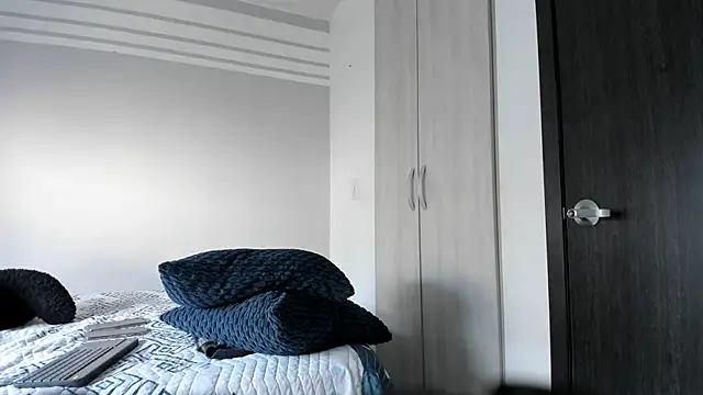 Snapshot of karlina_charlotte1 chatting on February 2025 01:14:01 PM karlina charlotte1 online show from February 2025 01:14:01 PM