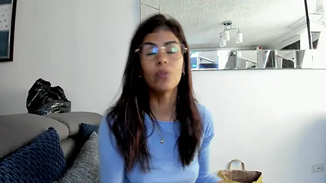 Snapshot of karlina_charlotte1 chatting on March 2025 01:20:01 PM karlina charlotte1 online show from March 2025 01:20:01 PM
