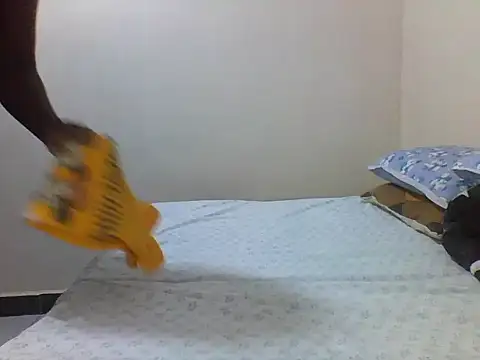 princess-cutie12 online show from October 2025 01:09:01 PM