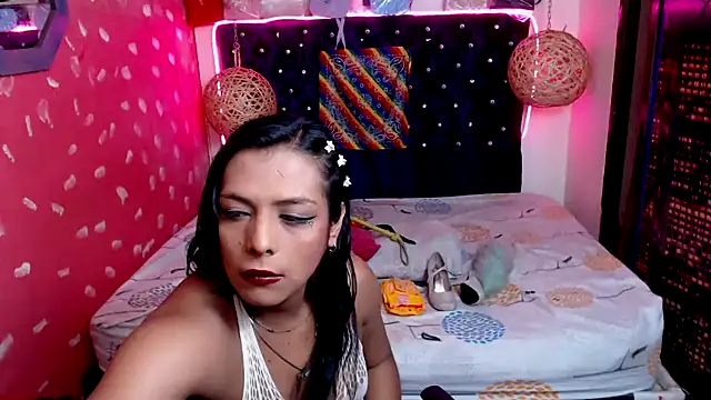 Snapshot of EmilyTsSweet chatting on January 2025 10:48:01 PM EmilyTsSweet online show from January 2025 10:48:01 PM