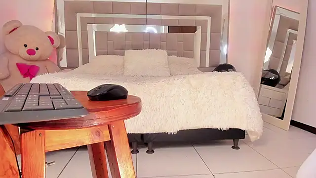 Snapshot of Nicolle_foxy chatting on December 2024 11:49:02 PM Nicolle foxy online show from December 2024 11:49:02 PM