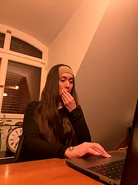 Snapshot of emiliasommer chatting on October 2025 08:07:02 PM emiliasommer online show from October 2025 08:07:02 PM