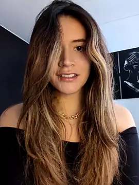 maliciaworld online show from October 2025 06:42:02 PM