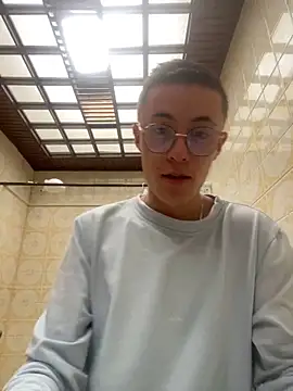 Snapshot of Elian_Cooper chatting on February 2025 03:18:02 PM Elian Cooper online show from February 2025 03:18:02 PM
