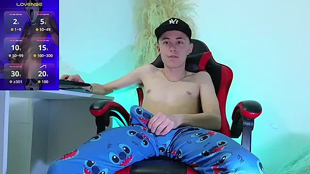 Elian Cooper online show from September 2025 12:34:01 AM