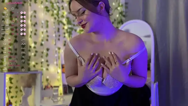 Snapshot of Pleasant_fun chatting on March 2025 02:23:02 PM Pleasant fun online show from March 2025 02:23:02 PM