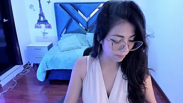 Snapshot of Aylinn_diaz chatting on January 2025 01:17:01 PM Aylinn diaz online show from January 2025 01:17:01 PM