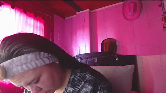 NikkiRous  online show from April 2026 01:38:02 PM