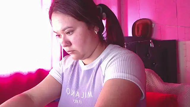 NikkiRous  online show from April 2026 02:16:02 PM