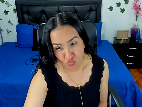 Violeta stilll online show from October 2025 06:52:01 PM