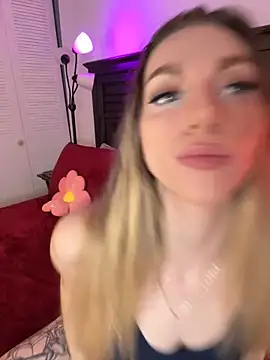 Snapshot of BrattyBae_xo chatting on February 2025 07:44:02 PM BrattyBae xo online show from February 2025 07:44:02 PM