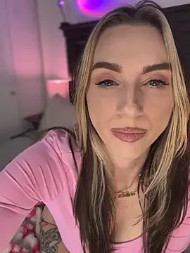 BrattyBae xo online show from October 2025 06:27:02 PM