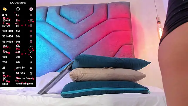 Snapshot of AilishBenson chatting on November 2025 08:44:01 PM AilishBenson online show from November 2025 08:44:01 PM