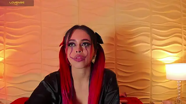 EvaaFoxxy1 online show from October 2025 04:28:01 PM