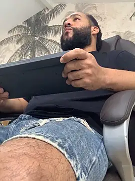 boy  ofc online show from November 2025 07:46:02 PM