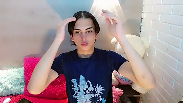 Daniela Pink  online show from October 2025 07:48:02 PM