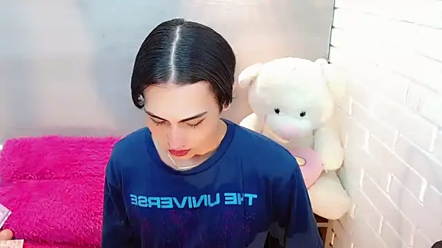 Daniela Pink  online show from October 2025 08:25:01 PM