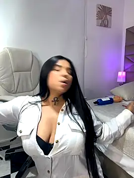 Snapshot of Bianca__69 chatting on September 2025 03:50:02 AM Bianca 69 online show from September 2025 03:50:02 AM