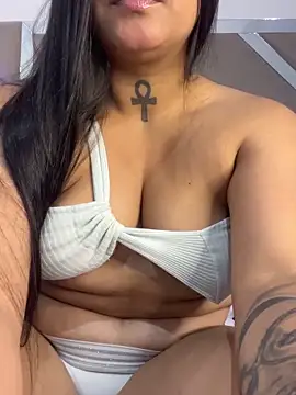 Snapshot of Bianca__69 chatting on October 2025 03:42:01 AM Bianca 69 online show from October 2025 03:42:01 AM