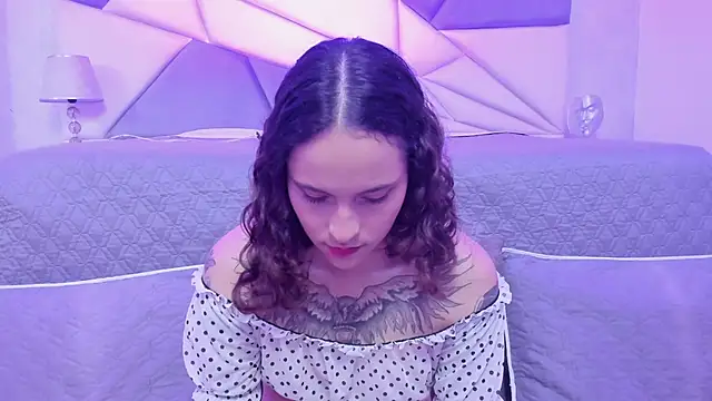 Snapshot of AnnyThompson_ chatting on December 2024 09:46:01 PM AnnyThompson online show from December 2024 09:46:01 PM