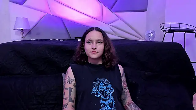 Snapshot of AnnyThompson_ chatting on December 2024 01:08:01 AM AnnyThompson online show from December 2024 01:08:01 AM