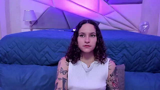 Snapshot of AnnyThompson_ chatting on January 2025 01:09:02 AM AnnyThompson online show from January 2025 01:09:02 AM