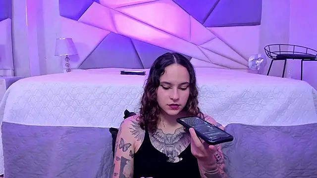 Snapshot of AnnyThompson_ chatting on January 2025 08:31:02 PM AnnyThompson online show from January 2025 08:31:02 PM