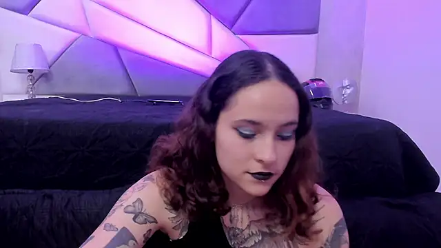 Snapshot of AnnyThompson_ chatting on February 2025 09:10:01 PM AnnyThompson online show from February 2025 09:10:01 PM