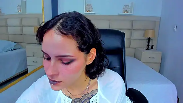 Snapshot of AnnyThompson_ chatting on September 2025 10:14:02 PM AnnyThompson online show from September 2025 10:14:02 PM