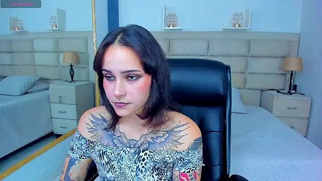 Snapshot of AnnyThompson_ chatting on October 2025 09:24:01 PM AnnyThompson online show from October 2025 09:24:01 PM