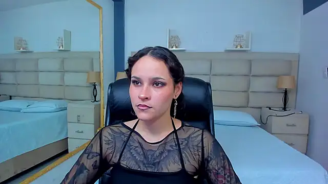 Snapshot of AnnyThompson_ chatting on October 2025 09:05:02 PM AnnyThompson online show from October 2025 09:05:02 PM