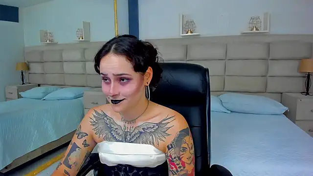 Snapshot of AnnyThompson_ chatting on October 2025 10:11:02 PM AnnyThompson online show from October 2025 10:11:02 PM