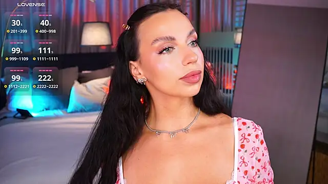 LunaNight online show from April 2026 08:32:01 PM