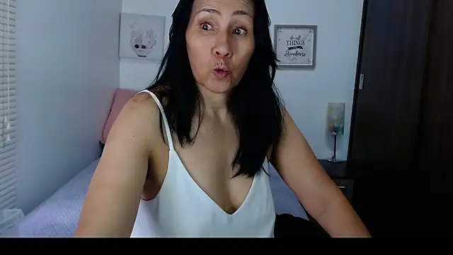 Maira B online show from March 2026 05:39:01 PM