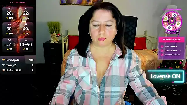 Snapshot of Julia_Dean chatting on December 2024 06:43:02 PM Julia Dean online show from December 2024 06:43:02 PM