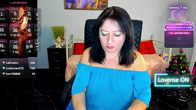 Snapshot of Julia_Dean chatting on January 2025 06:45:02 PM Julia Dean online show from January 2025 06:45:02 PM