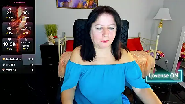 Snapshot of Julia_Dean chatting on January 2025 05:58:01 PM Julia Dean online show from January 2025 05:58:01 PM