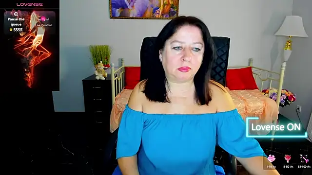 Snapshot of Julia_Dean chatting on January 2025 11:40:02 AM Julia Dean online show from January 2025 11:40:02 AM