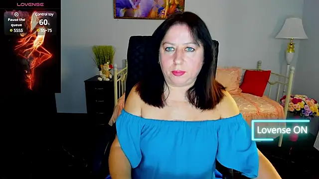 Snapshot of Julia_Dean chatting on January 2025 01:03:01 PM Julia Dean online show from January 2025 01:03:01 PM