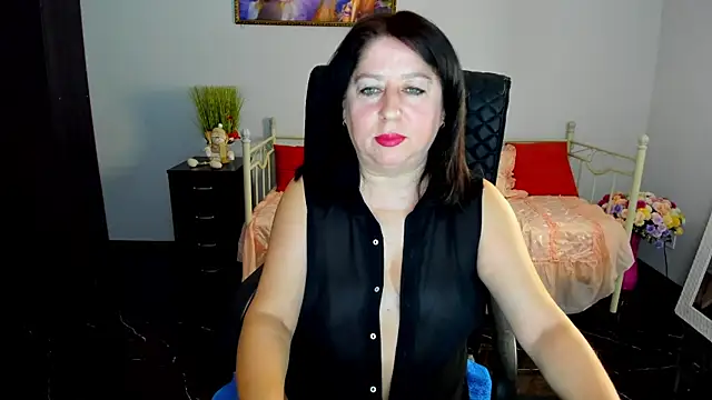 Snapshot of Julia_Dean chatting on February 2025 01:11:02 PM Julia Dean online show from February 2025 01:11:02 PM