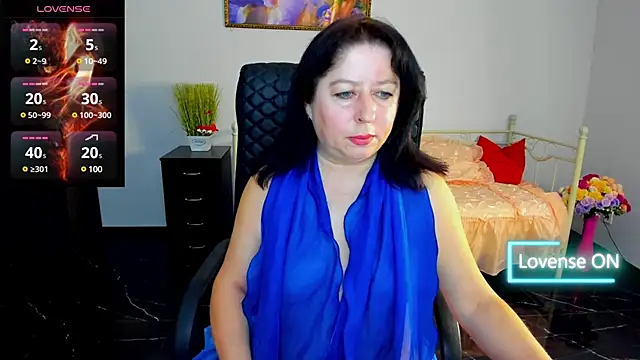 Snapshot of Julia_Dean chatting on March 2025 11:56:01 AM Julia Dean online show from March 2025 11:56:01 AM