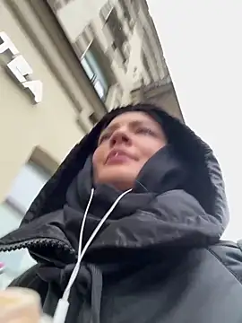 BabeRainbow online show from November 2025 10:37:01 AM