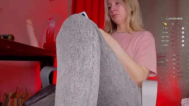 HunnyWifey online show from January 2025 04:02:01 AM