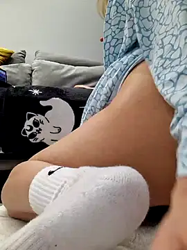 Miss    Mia  online show from January 2025 03:24:01 PM