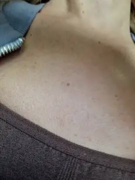 Miss    Mia  online show from February 2025 12:00:02 PM