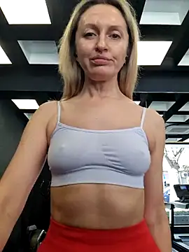 Miss    Mia  online show from March 2025 10:09:01 AM