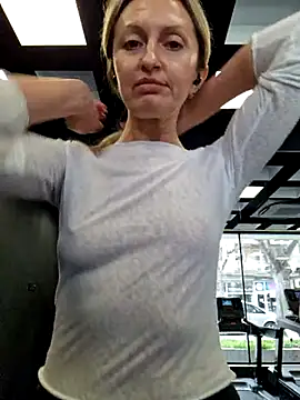 Miss    Mia  online show from March 2025 12:14:02 PM