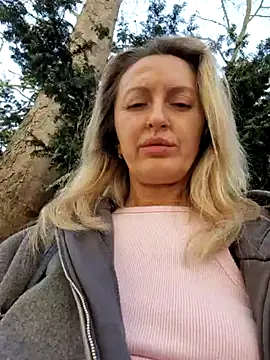 Miss    Mia  online show from March 2025 11:12:02 AM