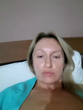 Miss    Mia  online show from September 2025 04:10:02 PM