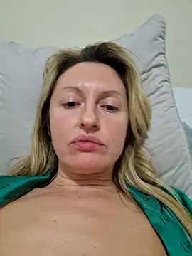 Miss    Mia  online show from December 2025 07:29:02 PM